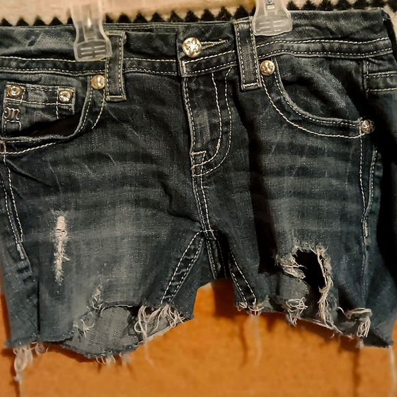 Miss Me Jeans Shorts - Picture 2 of 4